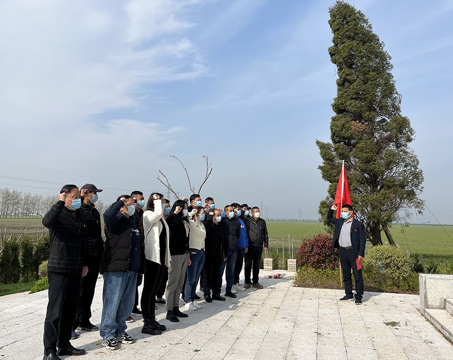 4.2二场社区:缅怀革命先烈,传承红色基因2.jpg