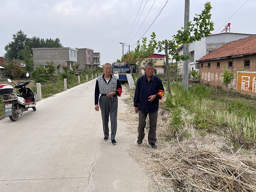 四场居委会:开展秸秆禁烧宣传活动.jpg